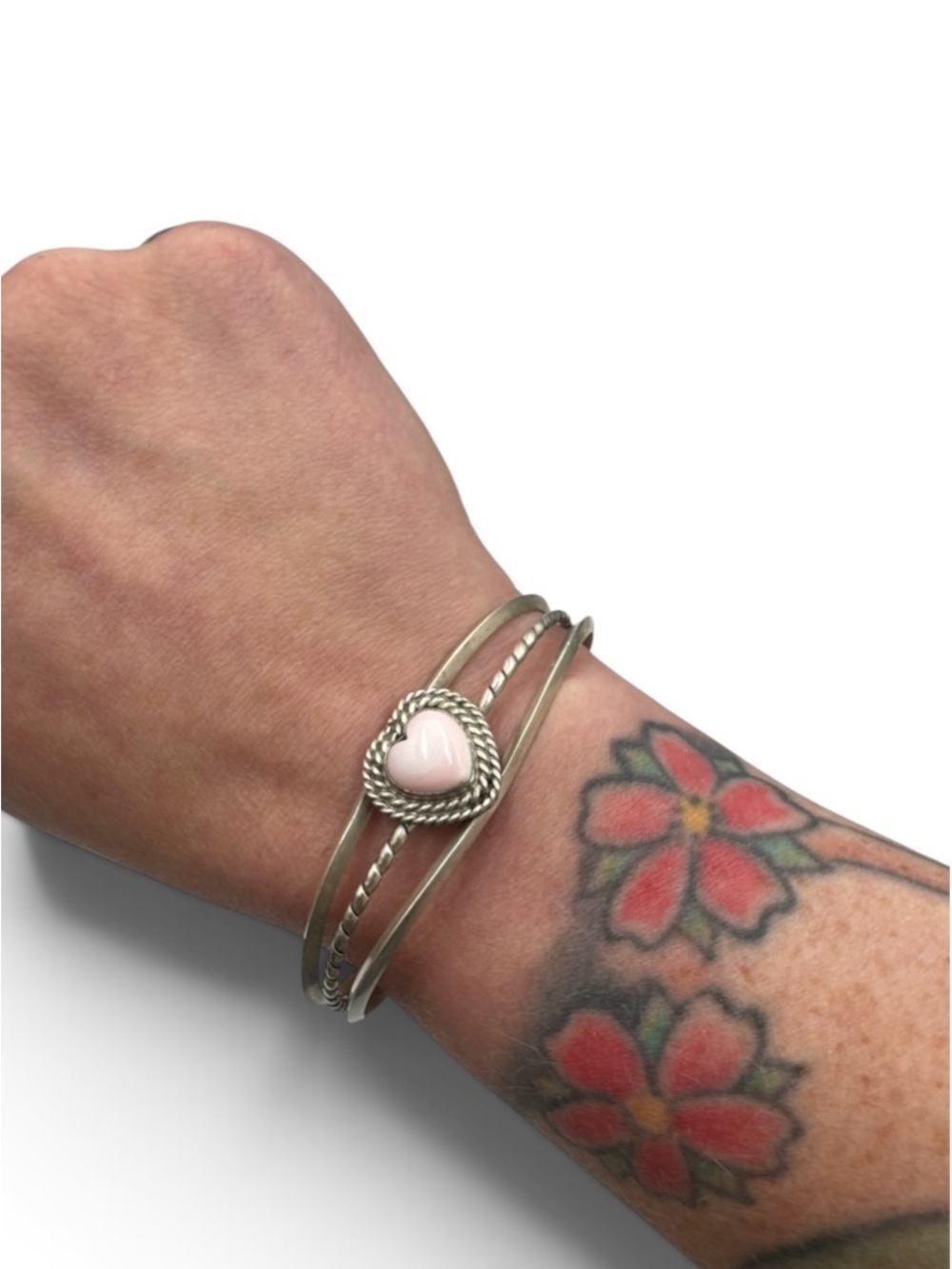Vintage Navajo Sterling Silver Pink Conch Shell Heart Cuff Bracelet 6.5”